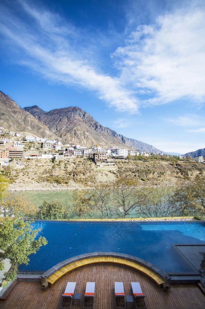 LUX* Resorts & Hotels