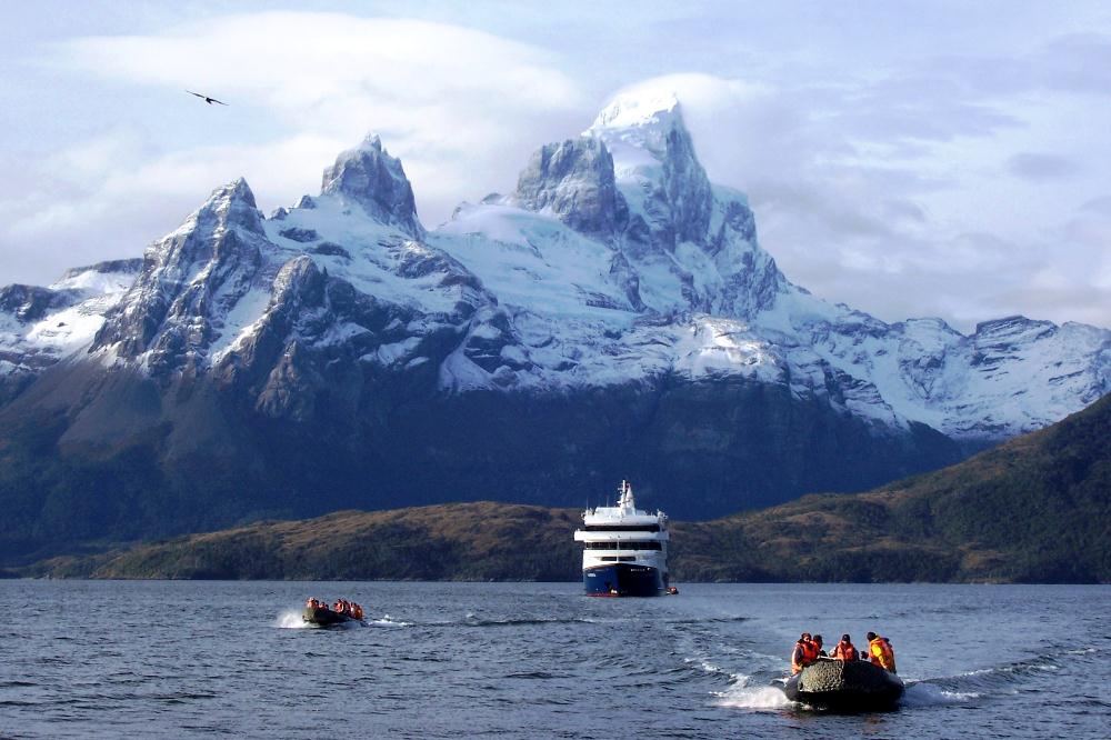 explora Patagonia‧Cruceros Australis