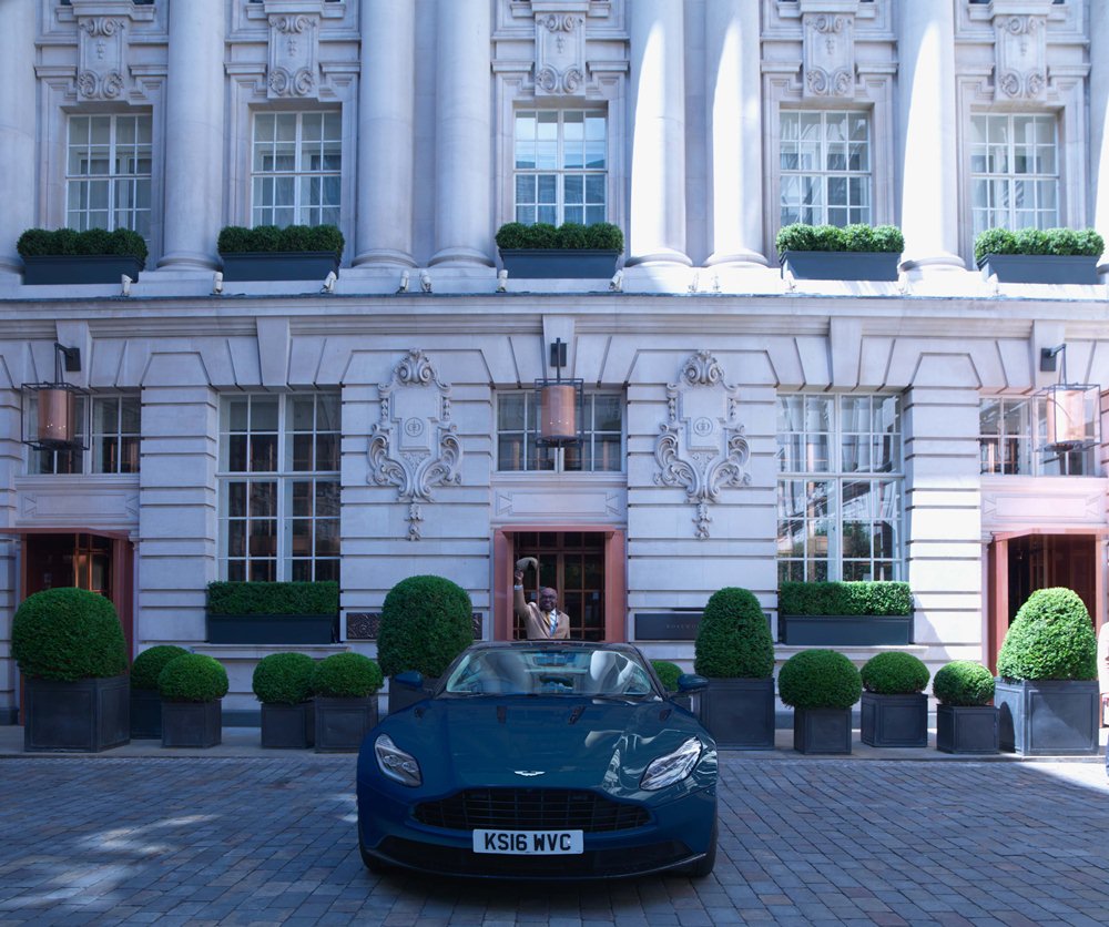 12 DAYS of ROSEWOOD: ASTON MARTIN DISCOVERY