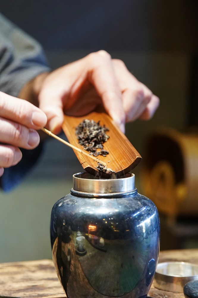 三日月茶空間