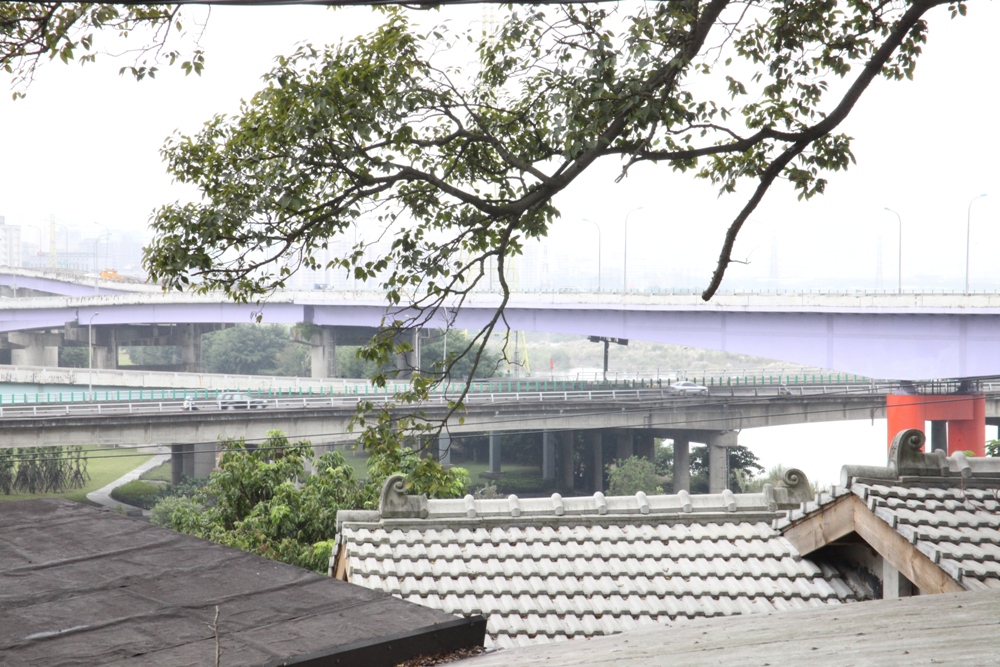 台灣/台北市/寶藏巖/藝術村/快速道路