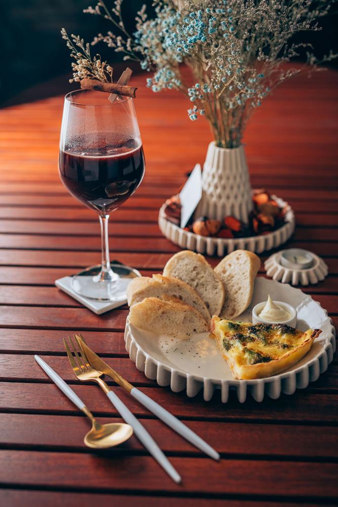 滑蛋鮮蝦鹹派/香料熱紅酒/Modism Café/松江南京/深夜咖啡/台灣/台北